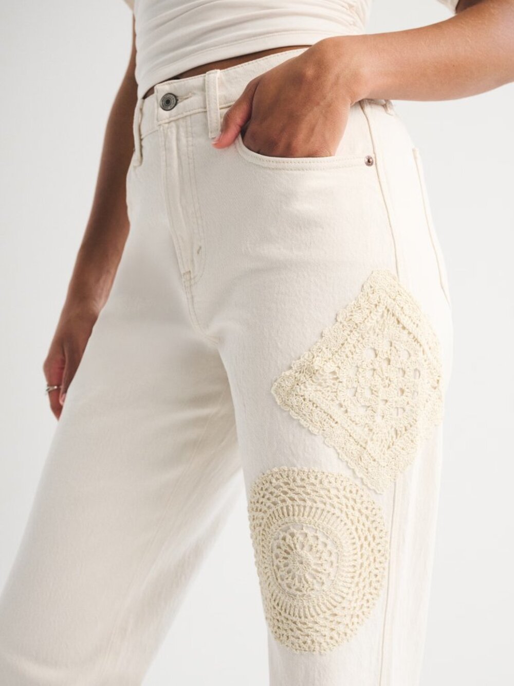Abercrombie NEW Curve Love High Rise 90s Relaxed Crochet-Style Jean 33 Short